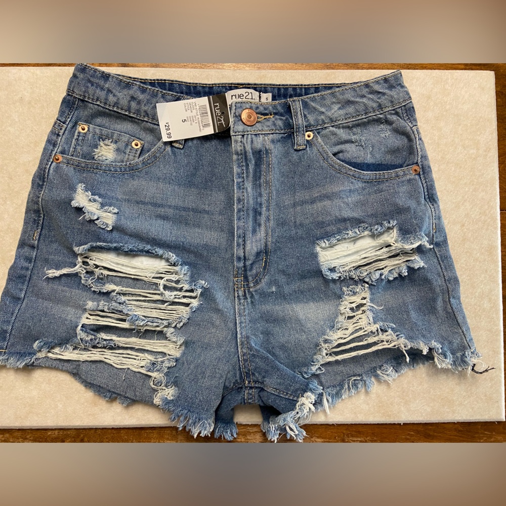 NWT Rue21 Size 5 Distressed Jean Shorts